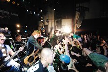 F.I.B「Fill in the blanks TOUR」京都・KYOTO MUSE公演の様子。（撮影：瀧本 "JON…" 行秀）