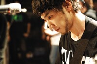 JJ（G）（撮影：瀧本 "JON…" 行秀）