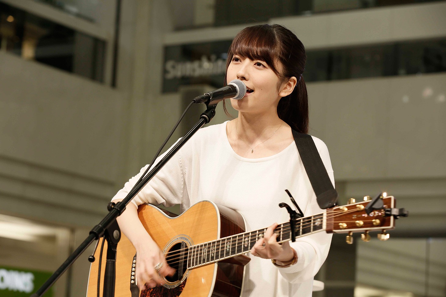 瀧川ありさメジャーデビュー記念イベントの様子。
