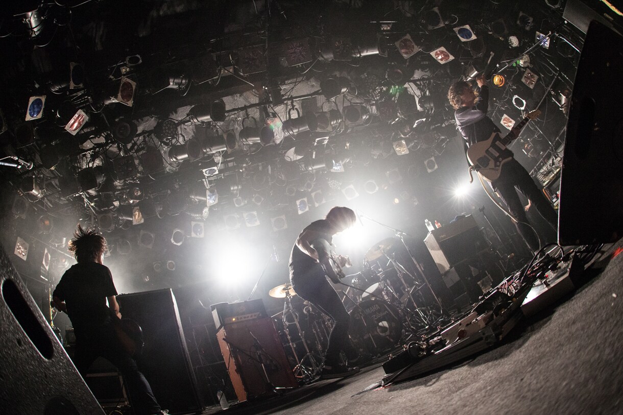 cinema staff×POLYSICS“夢のような”ツーマン、熱狂のうちに終幕