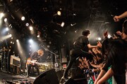 昨日3月5日に行われた「two strike to(2) night ~2015開幕版~」東京・渋谷CLUB QUATTRO公演の様子。(Photo by Atsushi Ito)