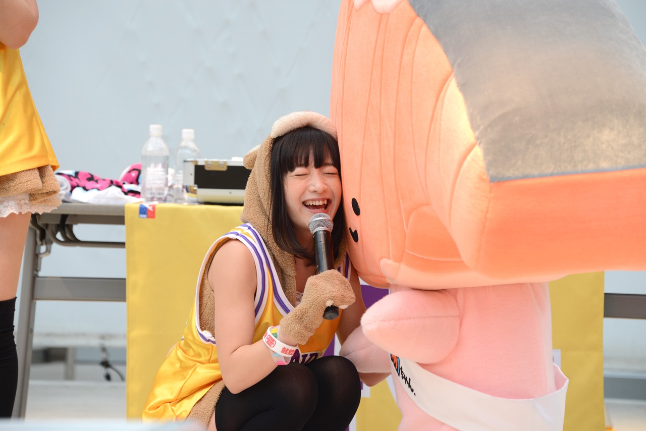 KIRIMIちゃん.に頬ずりするくりか。