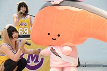 KIRIMIちゃん.に話しかけるあゆみ。