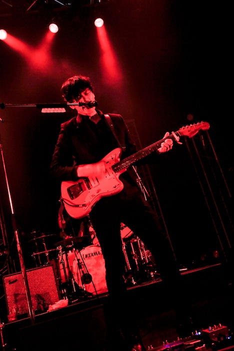 川上洋平（Vo, G / [Alexandros]）（Photo by Hajime Kamiiisaka）