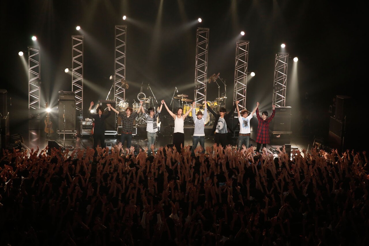 NICO Touches the Walls「ニコ タッチズ ザ ウォールズ ノ フェスト'15」東京・新木場STUDIO COAST公演のアンコールセッションの様子。（Photo by Hajime Kamiiisaka）