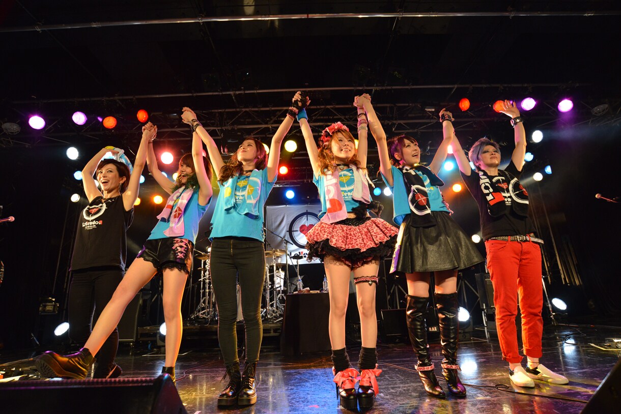 LoVendoЯによるライブの様子。