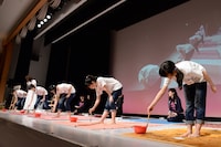 「書の授業2」2時限目の様子。