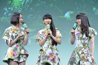 「サッポロ グリーンアロマ」新商品発表会でのPerfume。