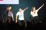 「uP!!! presents MUSIC SHOWERチュートリアルの徳ダネ福キタル SPECIAL LIVE」オープニングの様子。（撮影：岸田哲平）