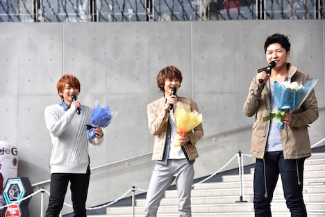 東京・ダイバーシティ東京プラザ フェスティバル広場にて行われた「『My One』発売記念 "Lead Release☆Party! in Tokyo vol.3"」の様子。