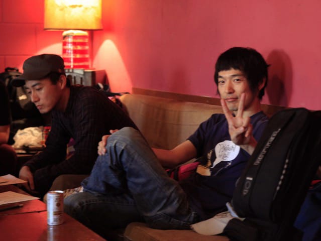 ニーネ。右が大塚久生。