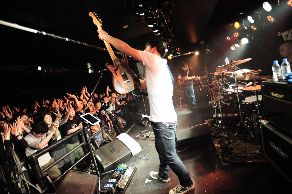 the band apartのライブの様子。（Photo by Mai Okamoto）