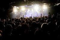 the band apartのライブの様子。（Photo by Mai Okamoto）
