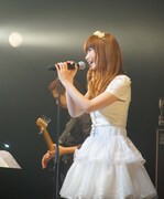 2014年12月のイベント「内田彩のアップルナイト in 赤坂BLITZ」の様子。