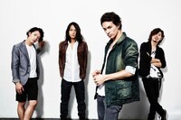 wrong city。左から2番目がkomaki（Dr）。