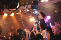 観客の缶ビールを奪うあの。（撮影：ハヤシサトル）