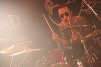 トオル（撮影：ハヤシサトル）