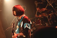 ギターウルフとあの。（撮影：ハヤシサトル）