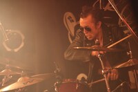 トオル（撮影：ハヤシサトル）