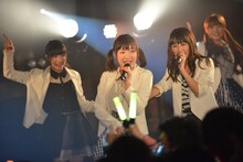 「夢みるアドレセンス #ユメトモの輪ツアー2015春 ～日経エンタ！さん、ごめんなさい！わたしたち結局、メジャーデビューしちゃいます東・名・阪TOUR～」東京公演の様子。