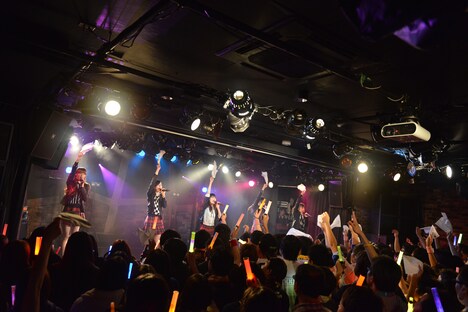 「夢みるアドレセンス #ユメトモの輪ツアー2015春 ～日経エンタ！さん、ごめんなさい！わたしたち結局、メジャーデビューしちゃいます東・名・阪TOUR～」東京公演の様子。