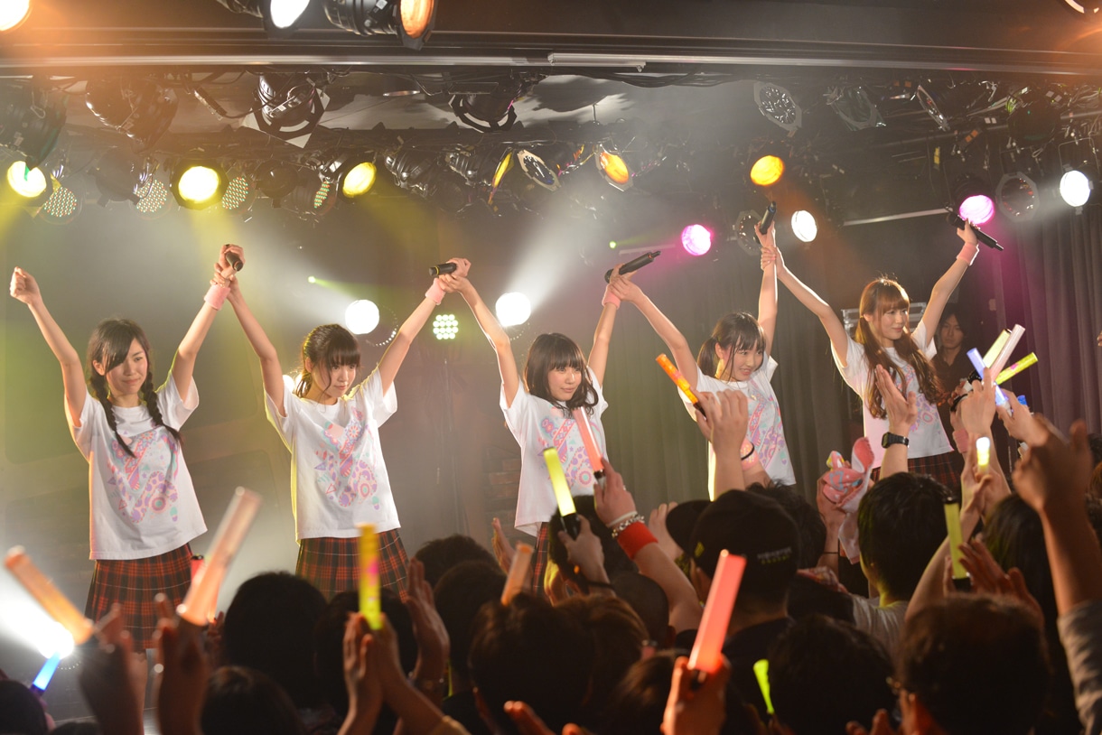 「夢みるアドレセンス #ユメトモの輪ツアー2015春 ～日経エンタ！さん、ごめんなさい！わたしたち結局、メジャーデビューしちゃいます東・名・阪TOUR～」東京公演の様子。