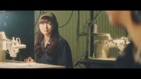 「立ち直り中」PVのワンシーン。