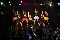 仙台MACANAで行われた「乙女Rockets スプリットツアー2015 SPRING supported by 生メール」の様子。