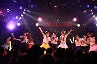 仙台MACANAで行われた「乙女Rockets スプリットツアー2015 SPRING supported by 生メール」の様子。