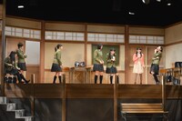 前作「エクストラショットノンホイップキャラメルプディングマキアート」公演の様子。