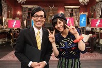 左から福井慶仁、西内まりや。(c)フジテレビ