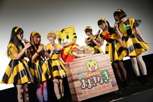 ドーナツを囲むでんぱ組.incとしまじろう。