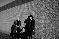 THE GOLDEN WET FINGERS