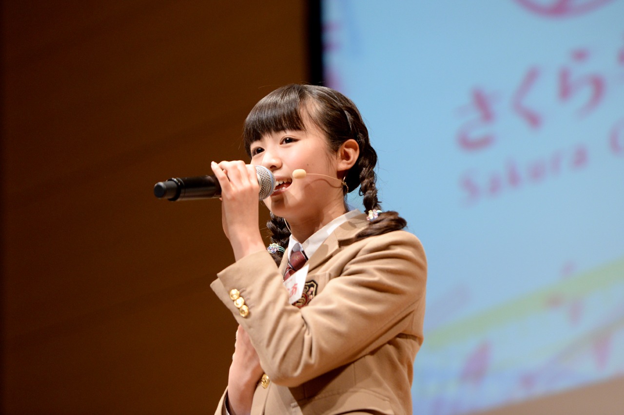 Kiroro「未来へ」を歌う菊地最愛。