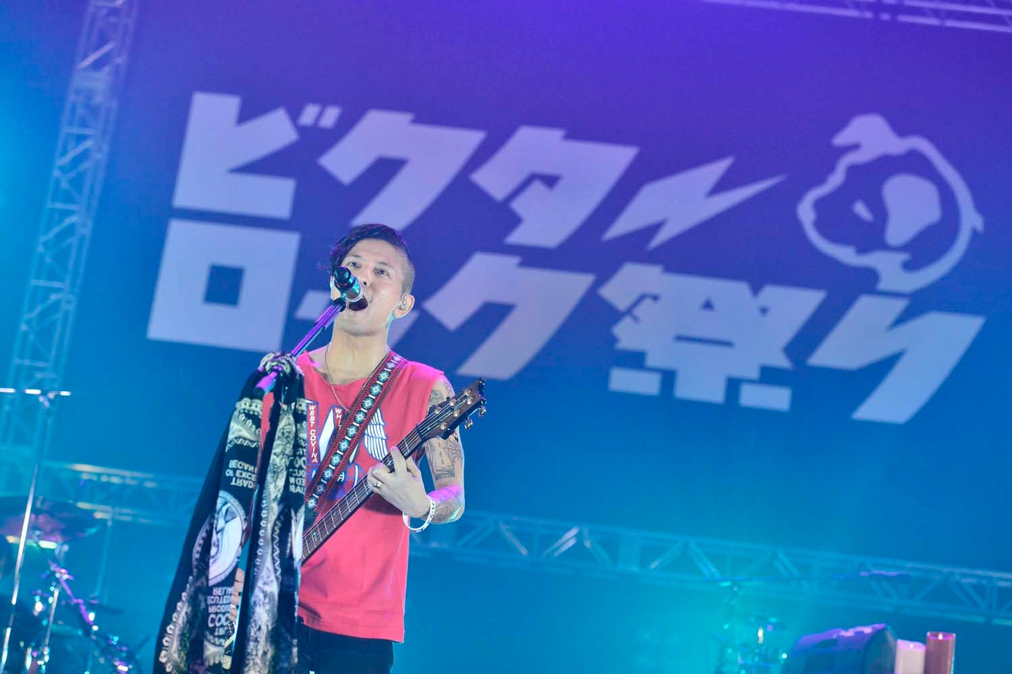 Kj（Vo, G）（Photo by Rui Hashimoto / Azusa Takada[SOUND SHOOTER]）