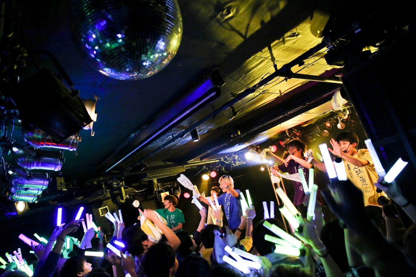 超特急「BULLET TRAIN BOYS GIG Vol.01 ～そのLINKをRINGせよ!! 間違っちゃったホワイトデー男祭り!!～」の様子。