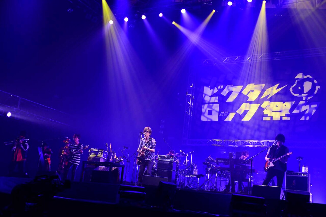 “ビクター新入り”スガシカオ、幕張を魅了した名曲オンパレード