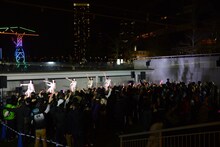 東京女子流「『Stay with me』発売記念フリーライブイベント ～あなたの卒業エピソードコンテスト！～」の様子。