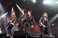 「LUNA SEA 25th ANNIVERSARY LIVE TOUR THE LUNATIC -A Liberated Will-」大阪城ホール公演の様子。
