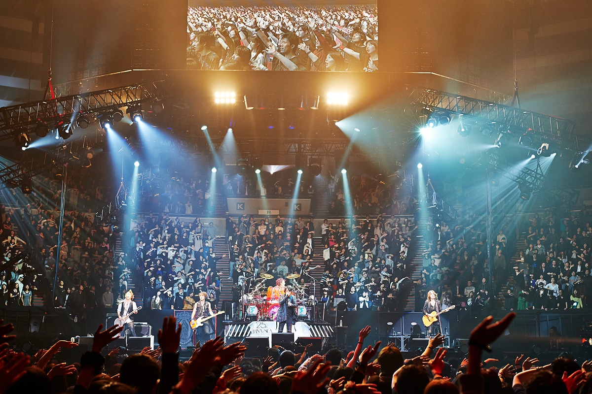 「LUNA SEA 25th ANNIVERSARY LIVE TOUR THE LUNATIC -A Liberated Will-」大阪城ホール公演の様子。
