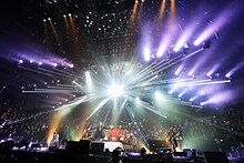 「LUNA SEA 25th ANNIVERSARY LIVE TOUR THE LUNATIC -A Liberated Will-」大阪城ホール公演の様子。