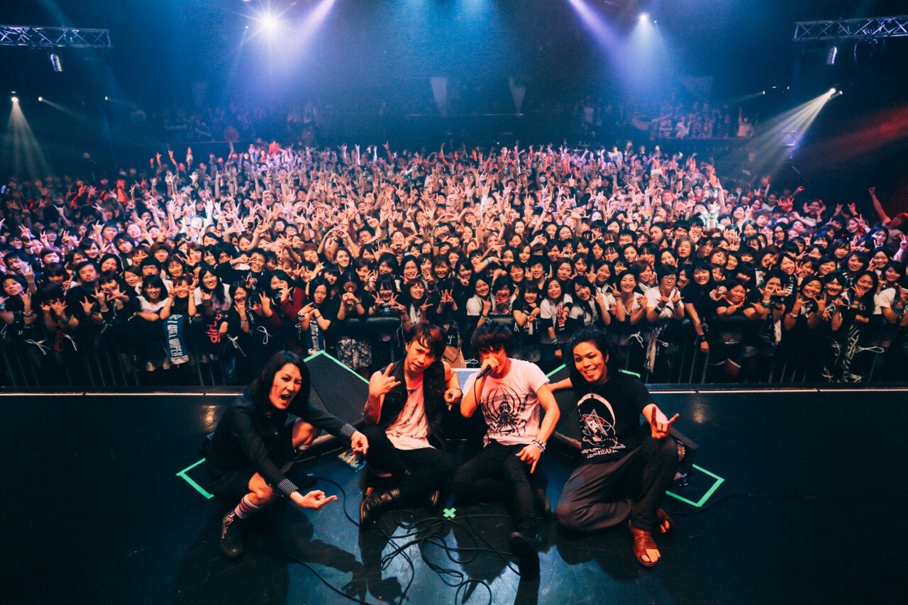 「girugamesh 2014-2015 tour "gravitation"」東京・新木場STUDIO COAST公演の様子。（撮影：西槇太一）