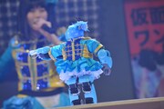 仮面女子の「元気種☆」を踊る「XrobotDancer」。