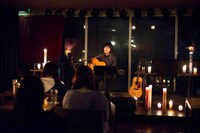 かみぬまゆうたろう単独公演「となりのへやではきみがないている」3月13日公演の様子。