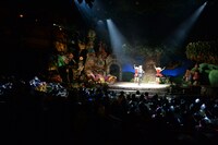 「それいけ！アンダーバー ピューロランド大冒険」東京・サンリオピューロランド フェアリーランドシアター公演の様子。 (c)2015 SANRIO CO., LTD.