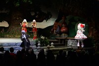 「それいけ！アンダーバー ピューロランド大冒険」東京・サンリオピューロランド フェアリーランドシアター公演の様子。 (c)2015 SANRIO CO., LTD.