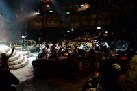 「それいけ！アンダーバー ピューロランド大冒険」東京・サンリオピューロランド フェアリーランドシアター公演の様子。 (c)2015 SANRIO CO., LTD.