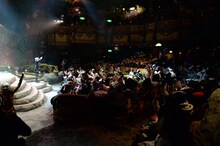 「それいけ！アンダーバー ピューロランド大冒険」東京・サンリオピューロランド フェアリーランドシアター公演の様子。 (c)2015 SANRIO CO., LTD.