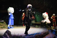 「それいけ！アンダーバー ピューロランド大冒険」東京・サンリオピューロランド フェアリーランドシアター公演の様子。 (c)2015 SANRIO CO., LTD.