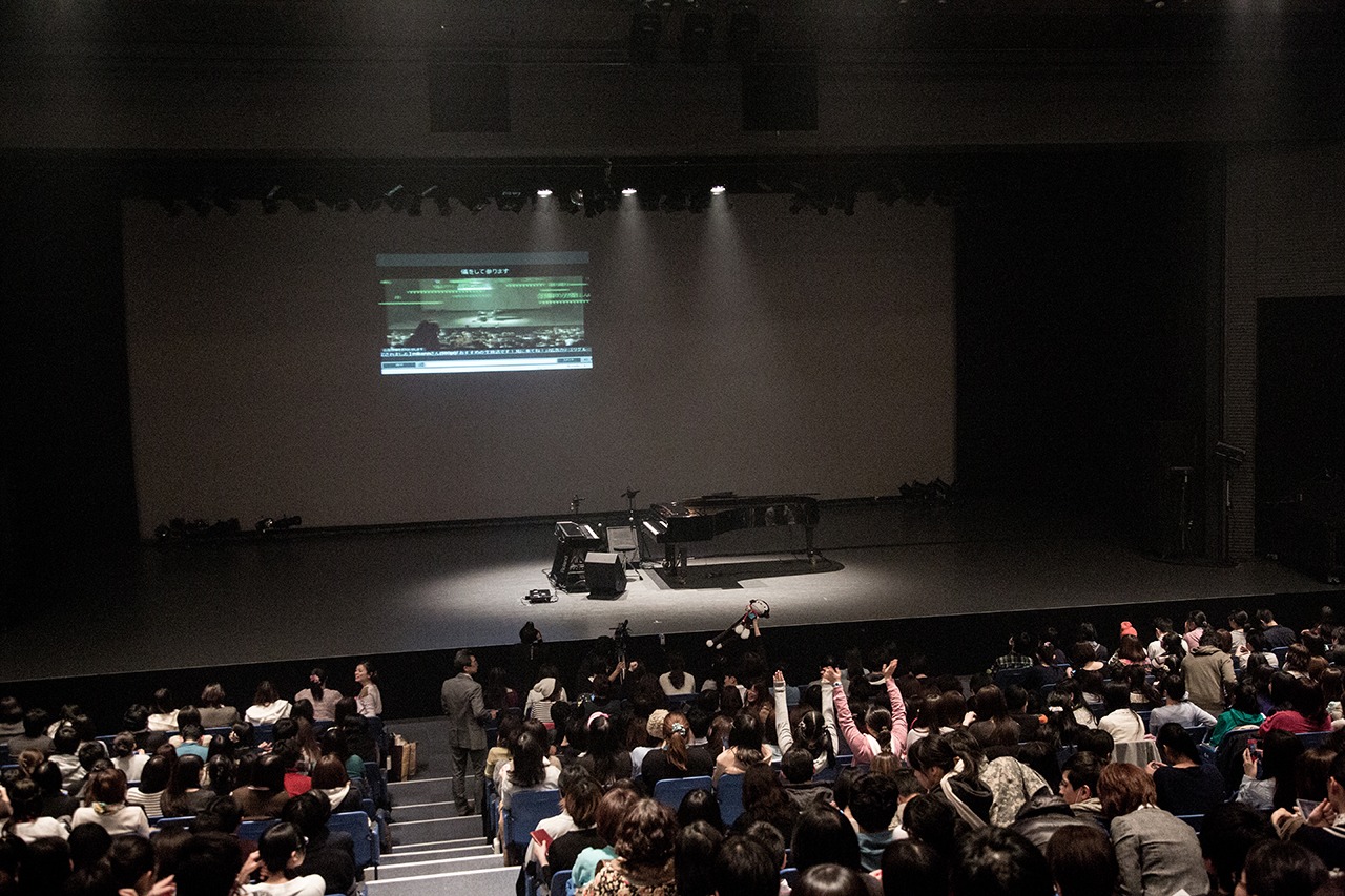 「『marasy piano world』Live Tour 2015」東京公演の開演前の様子。